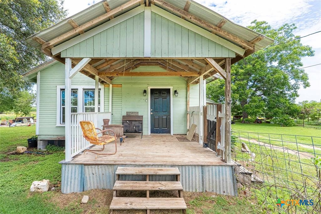 802 Smith Road Property Photo 7