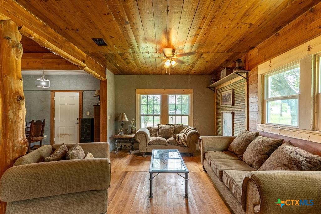 802 Smith Road Property Photo 9