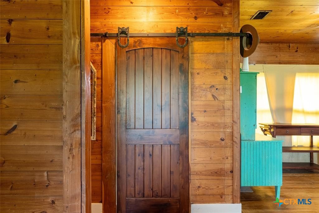 802 Smith Road Property Photo 15
