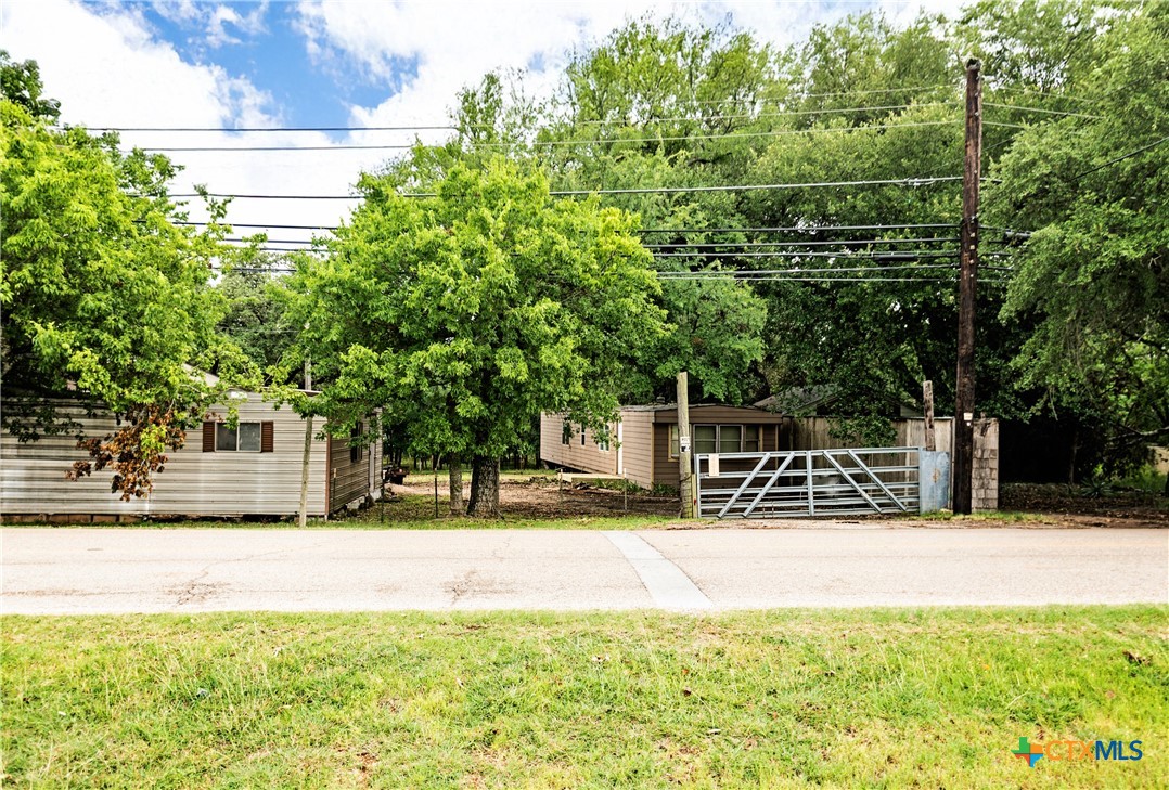 401 Salado Plaza Drive Property Photo 1