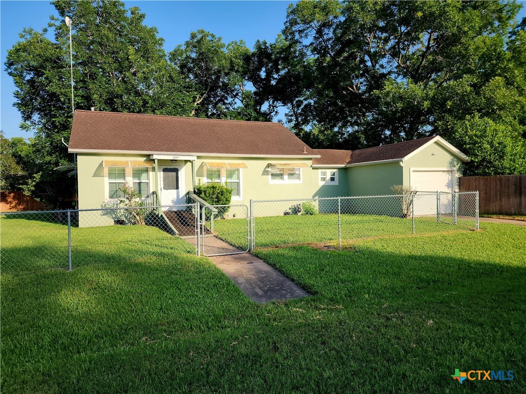 309 E 6th Property Photo 1
