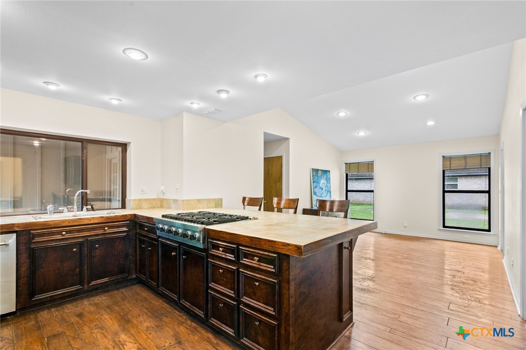 105 Creekside Drive Property Photo 12