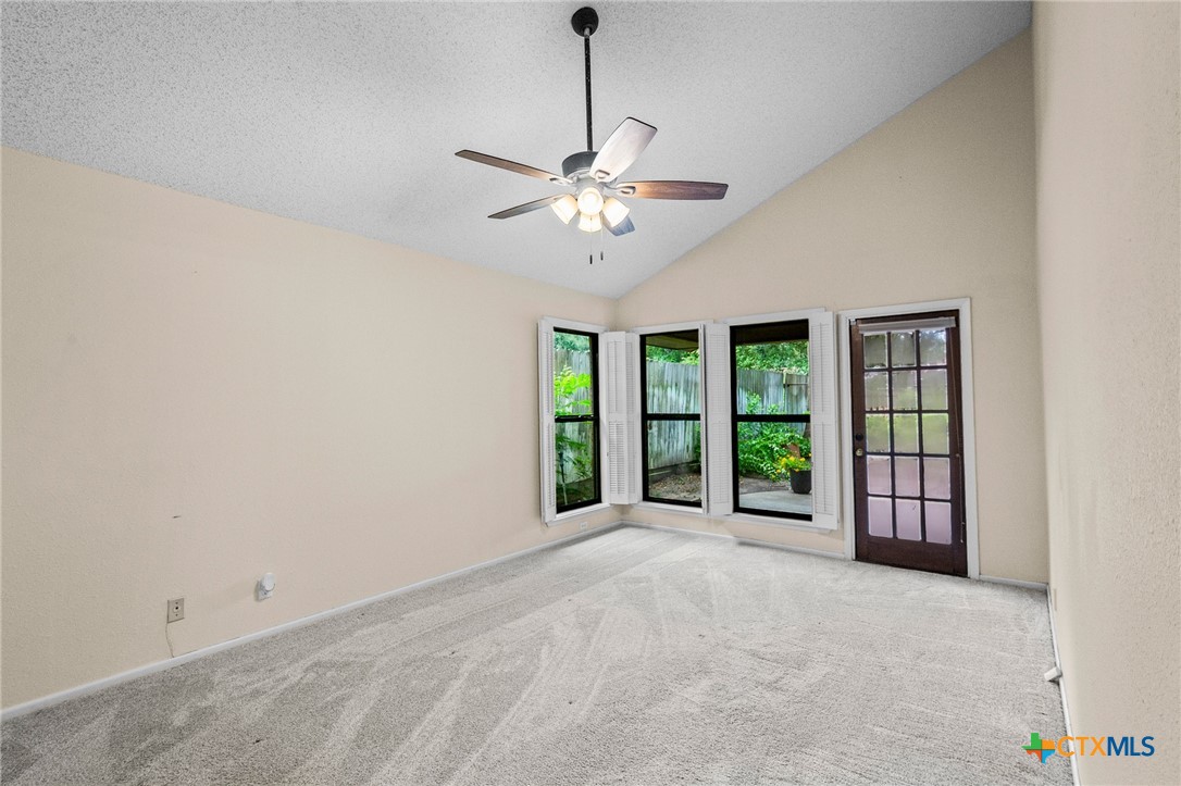 105 Creekside Drive Property Photo 22