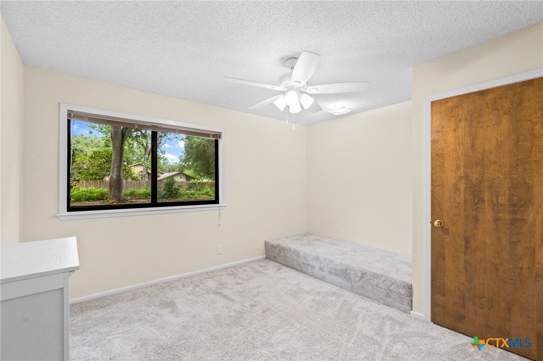 105 Creekside Drive Property Photo 28
