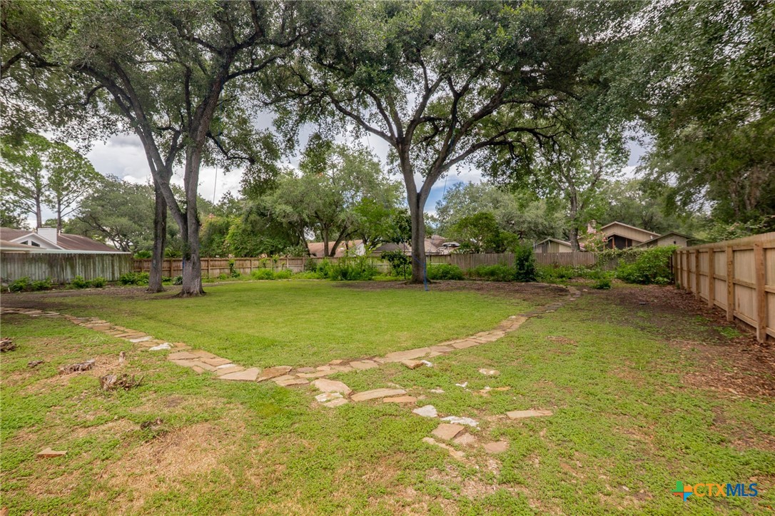 105 Creekside Drive Property Photo 30