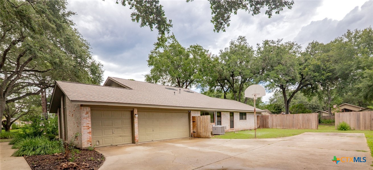105 Creekside Drive Property Photo 37