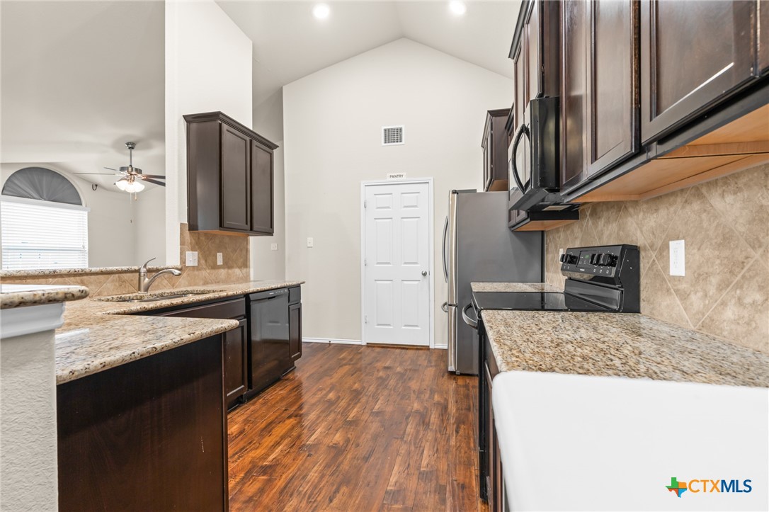 818 Hobby Road Property Photo 11