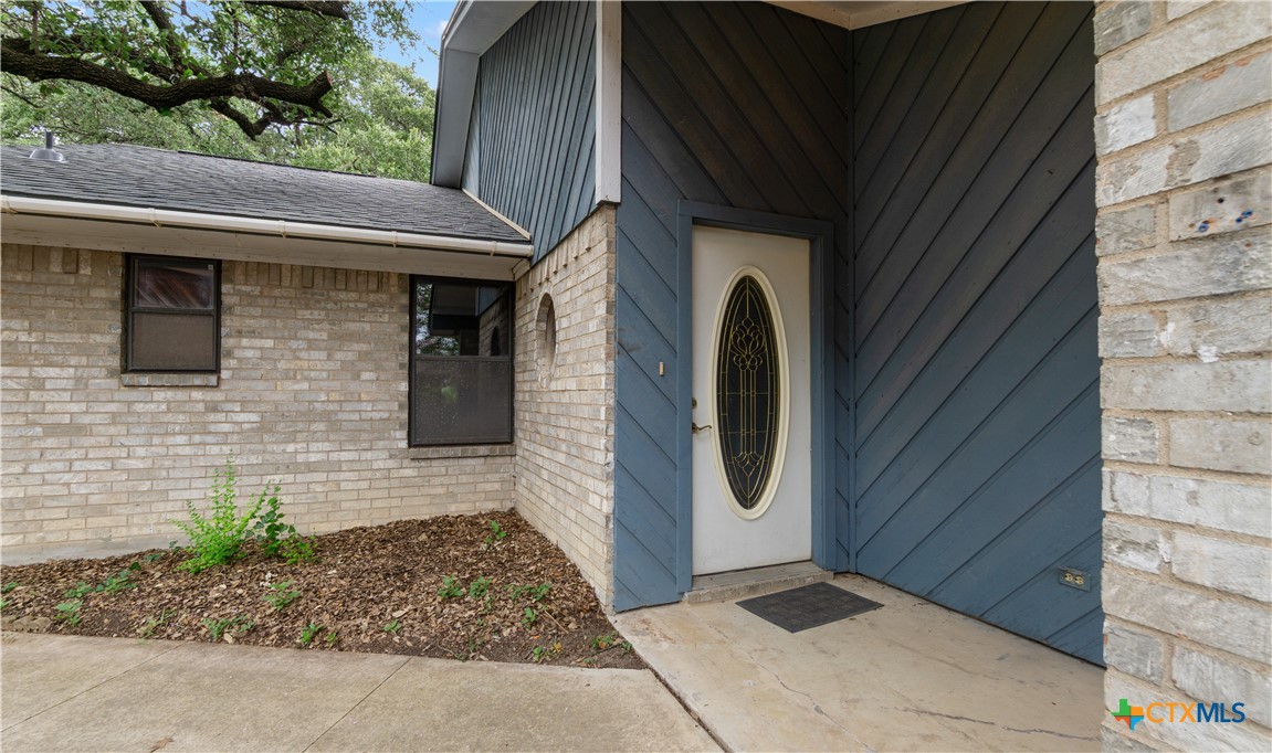 1606 Cedar Oaks Lane Property Photo 3