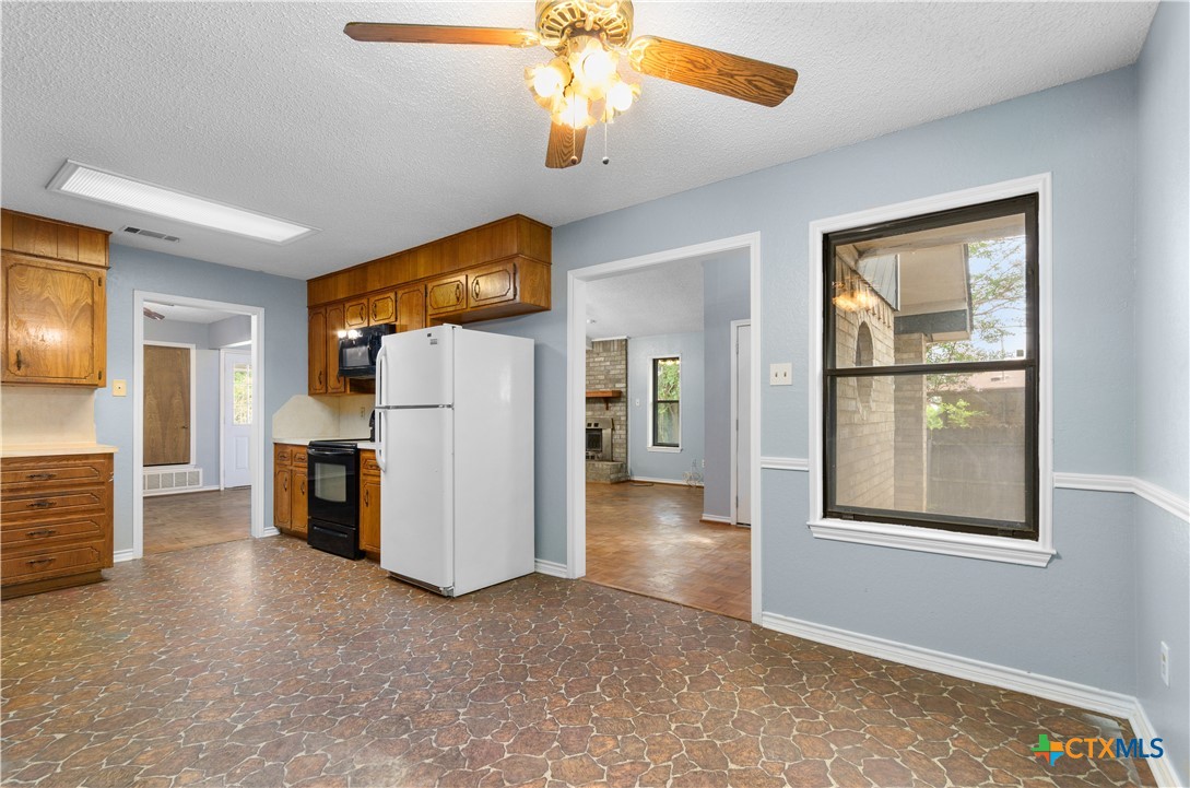 1606 Cedar Oaks Lane Property Photo 9