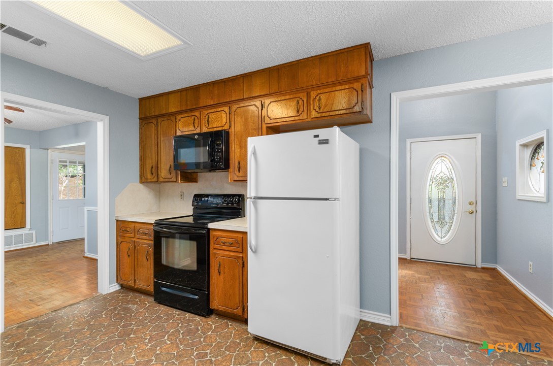 1606 Cedar Oaks Lane Property Photo 13