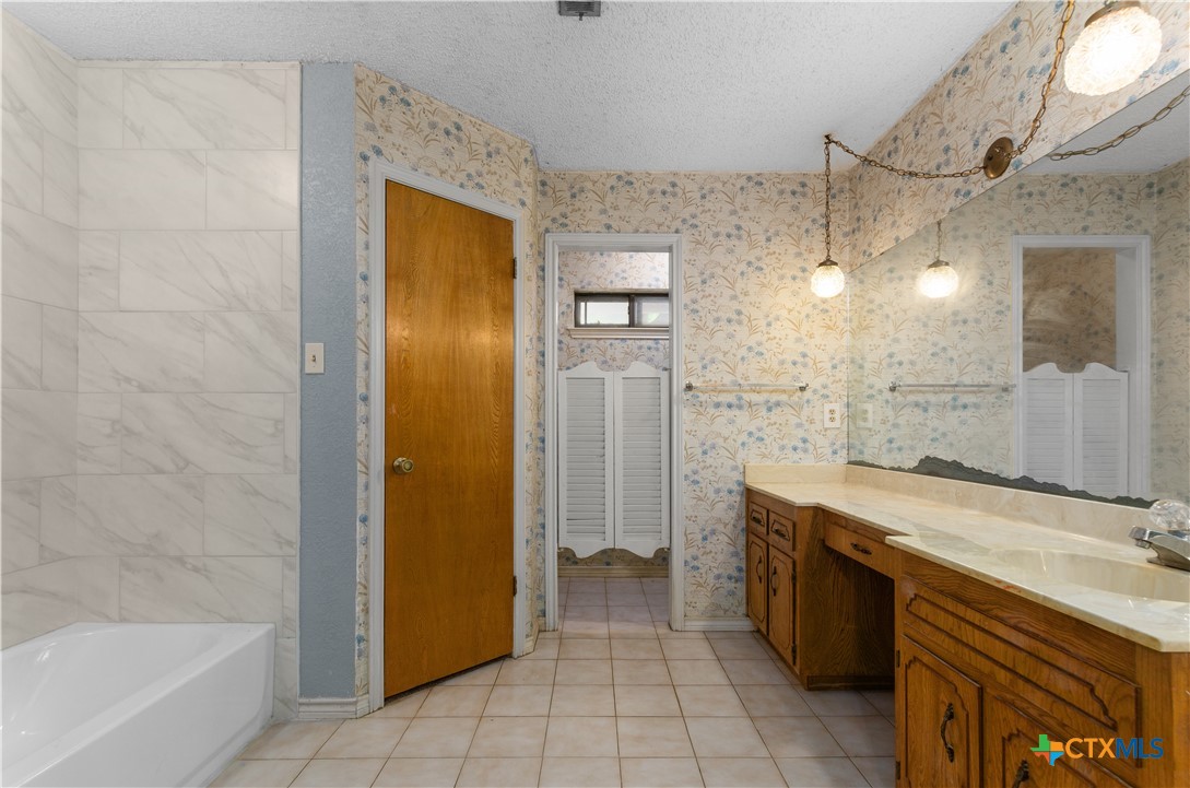 1606 Cedar Oaks Lane Property Photo 20