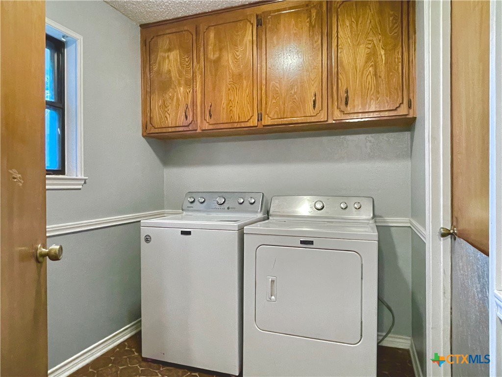 1606 Cedar Oaks Lane Property Photo 25