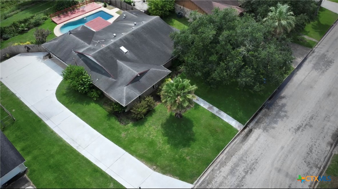 1001 Brookhollow Drive Property Photo 2
