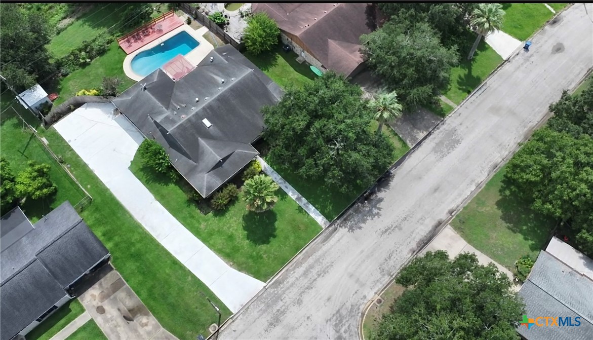 1001 Brookhollow Drive Property Photo 3