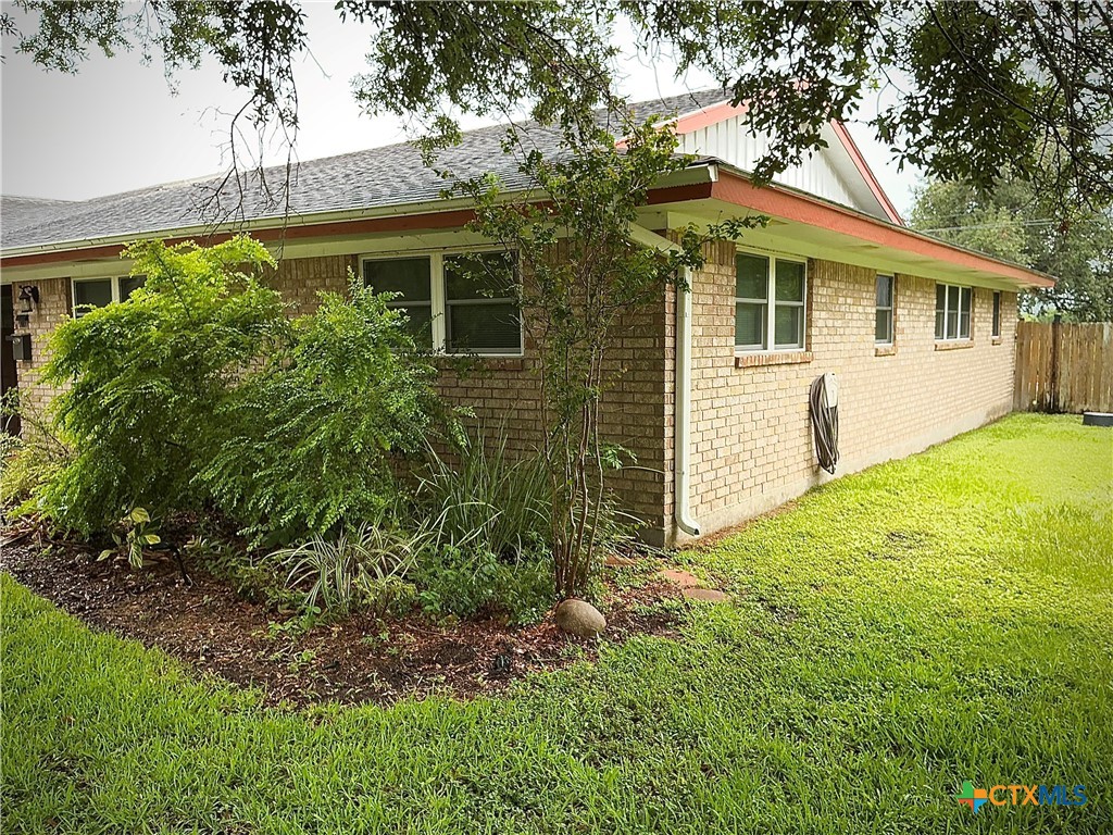 1001 Brookhollow Drive Property Photo 7