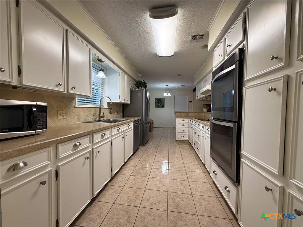 1001 Brookhollow Drive Property Photo 16