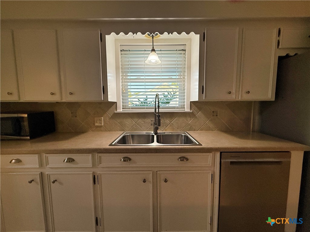 1001 Brookhollow Drive Property Photo 17
