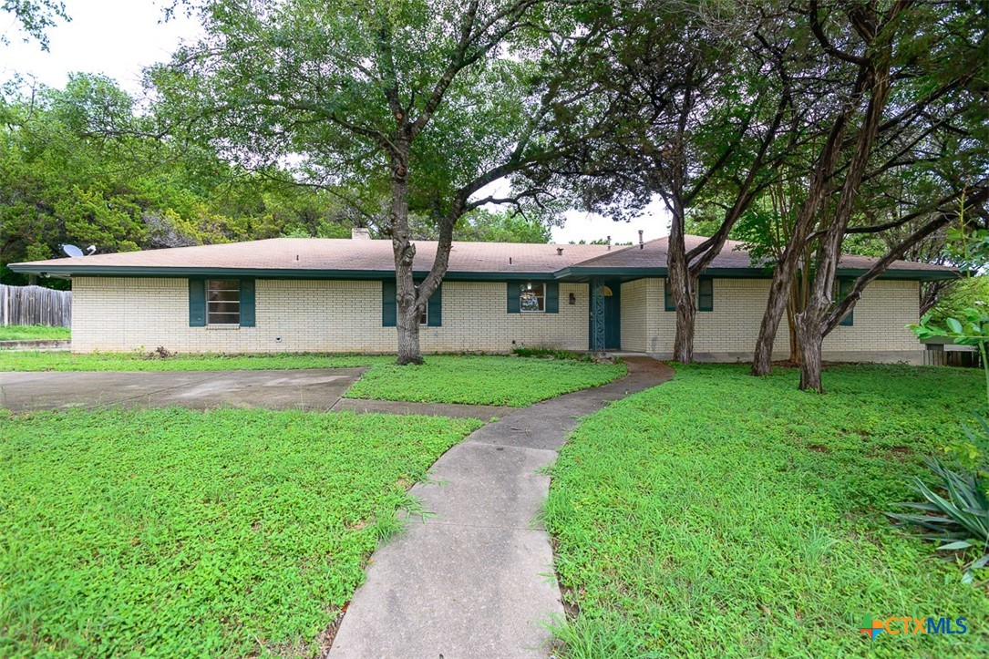 935 Verna Lee Boulevard Property Photo 1