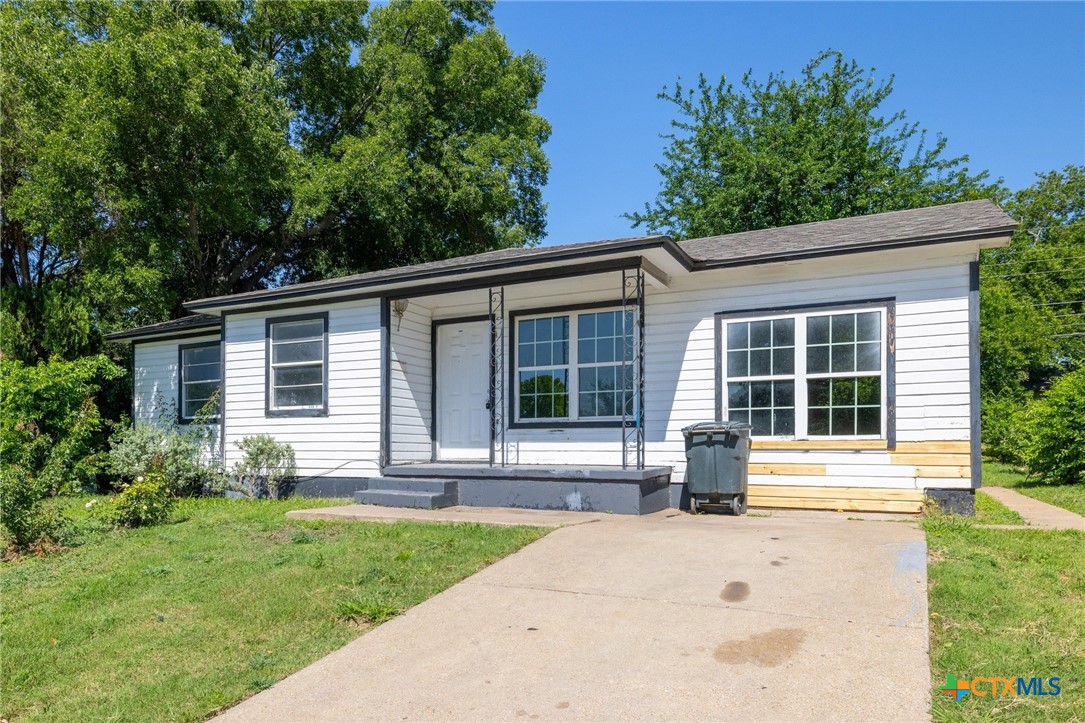 1303 N W S Young Drive Property Photo 3