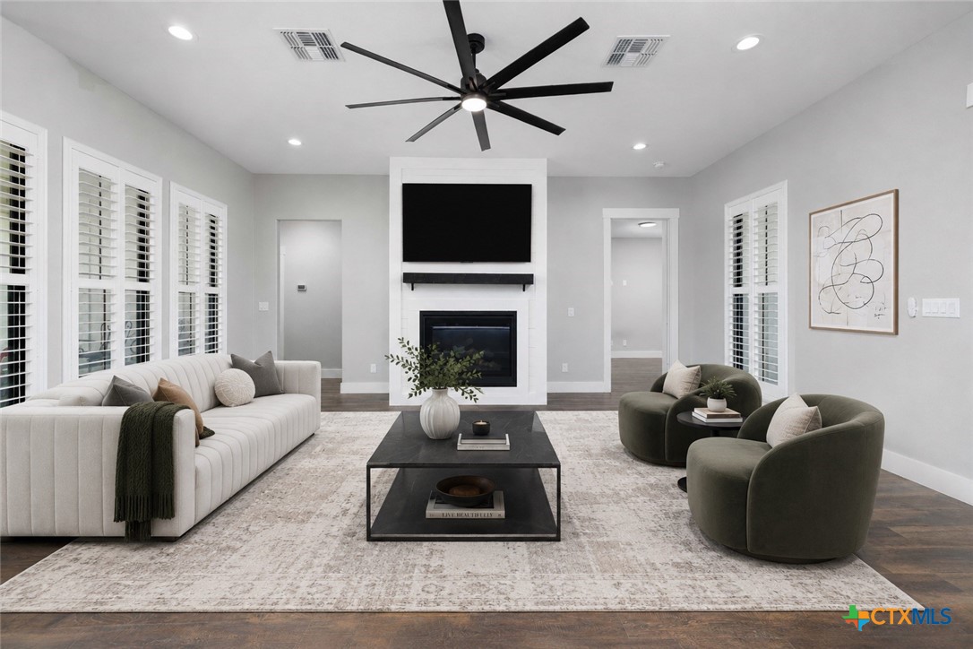 537 Compass Rose Property Photo 8