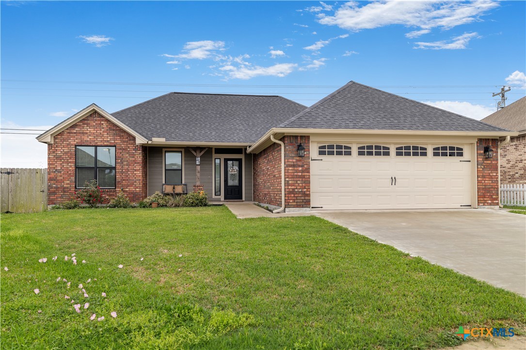 211 Amberglow Court Property Photo 1