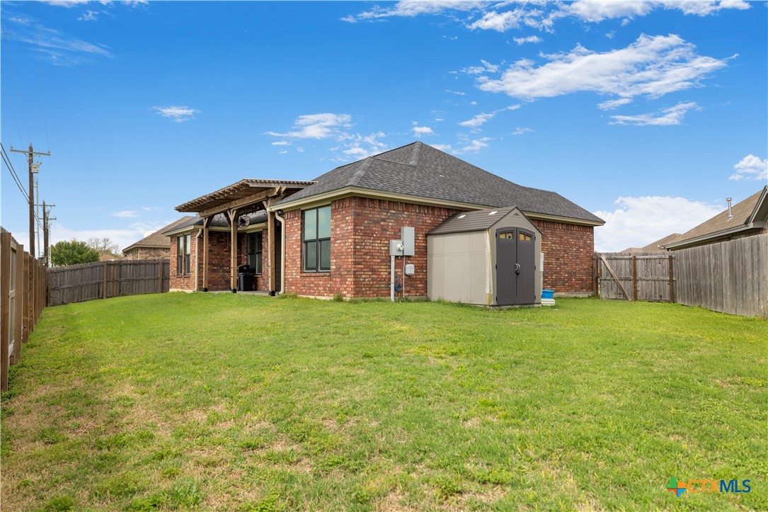 211 Amberglow Court Property Photo 23