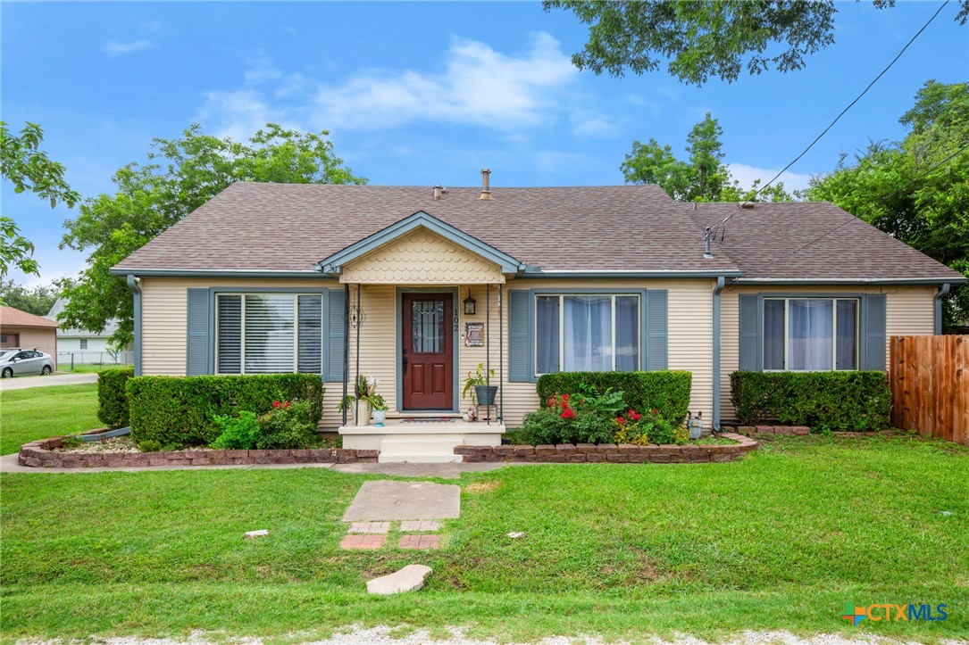 102 E Stiles Street Property Photo 1