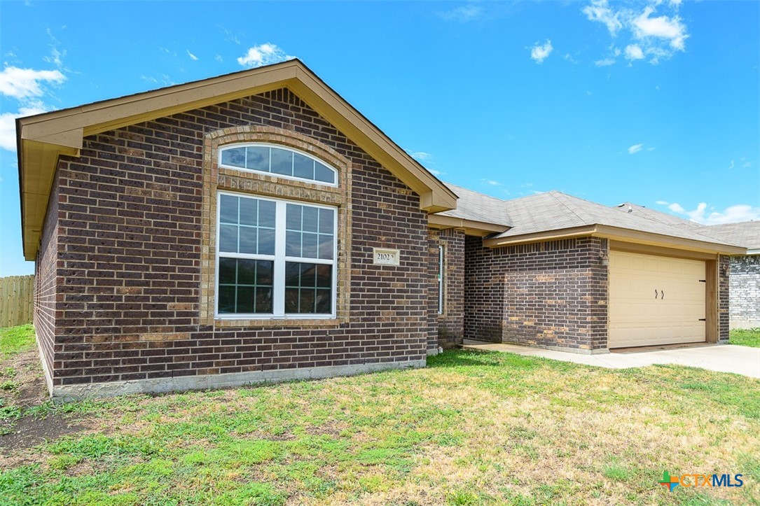 2102 Golden Eagle Drive Property Photo 2