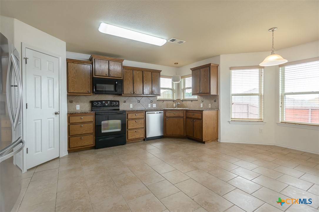 2102 Golden Eagle Drive Property Photo 5