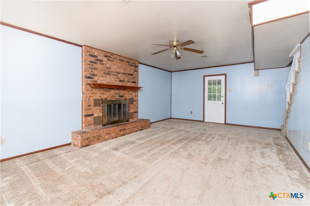 703 Goetz Road Property Photo 4