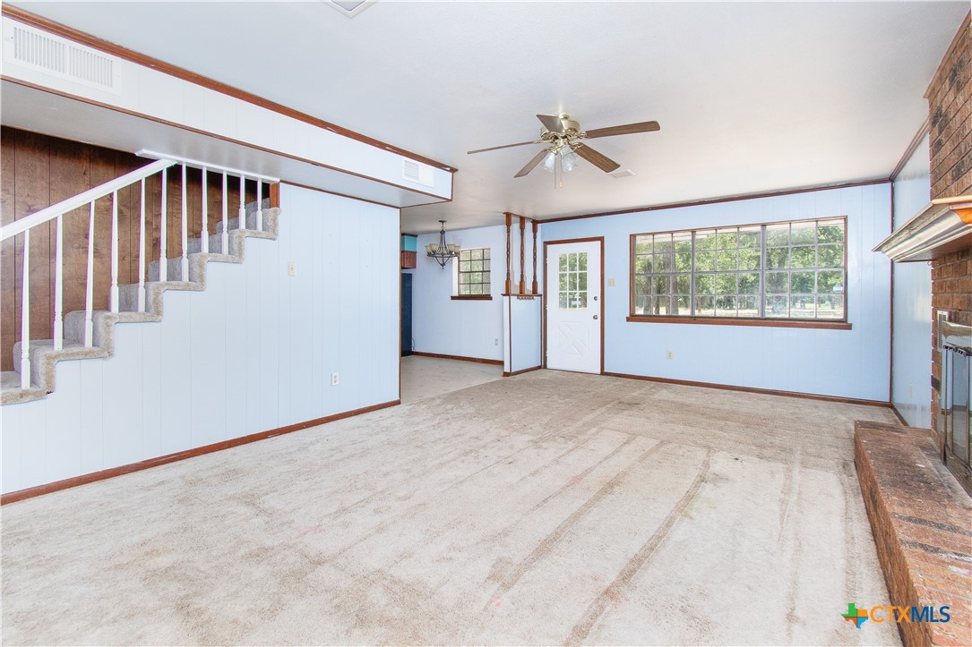 703 Goetz Road Property Photo 6