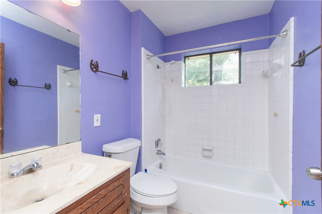 703 Goetz Road Property Photo 10