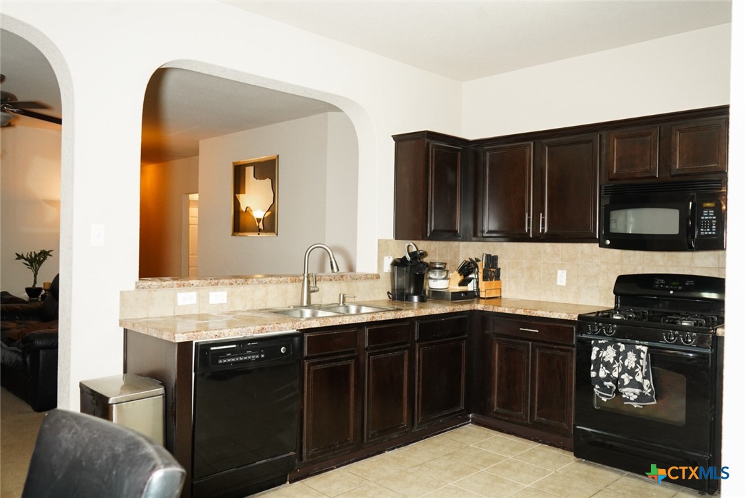 306 Wild Plum Property Photo 8