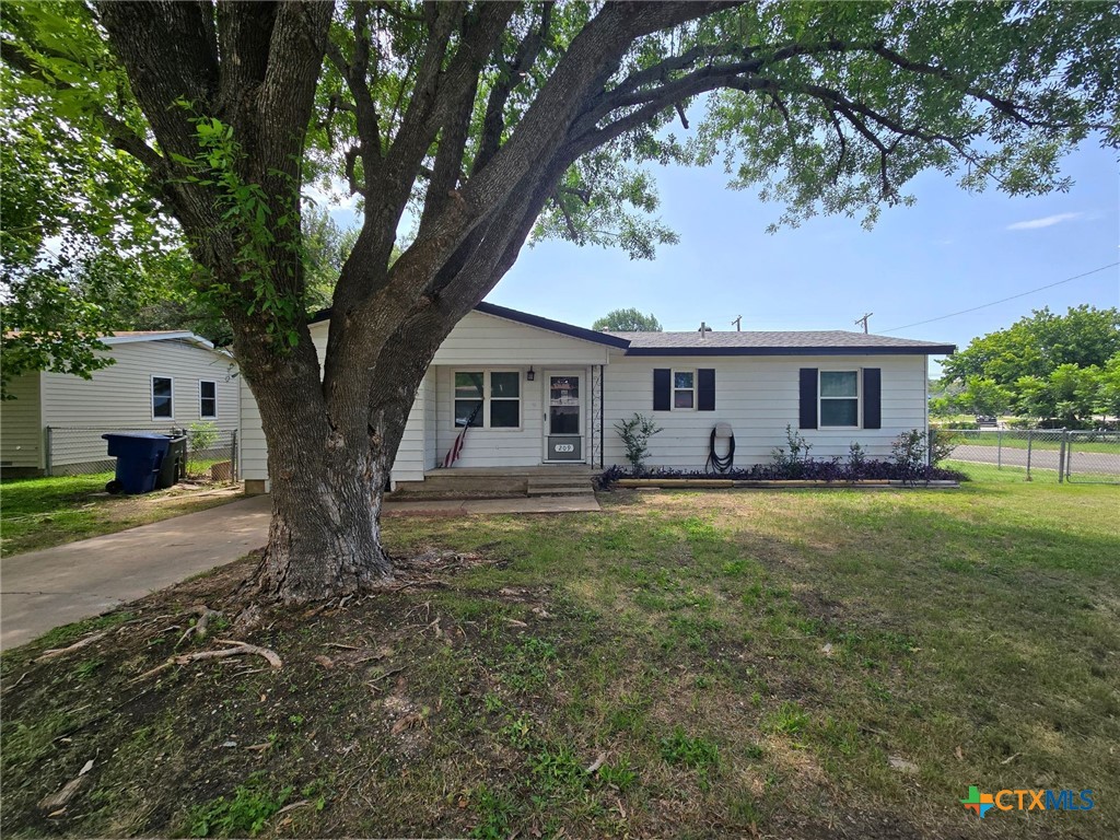 209 Easy Street Property Photo 1