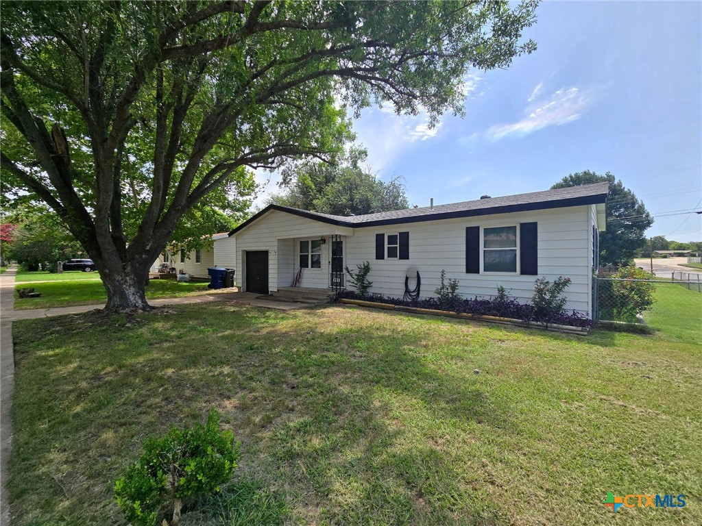 209 Easy Street Property Photo 2