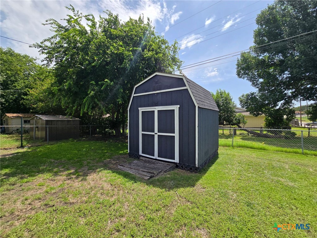 209 Easy Street Property Photo 20