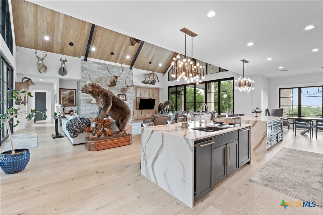 19102 Post Oak Road Property Photo 9