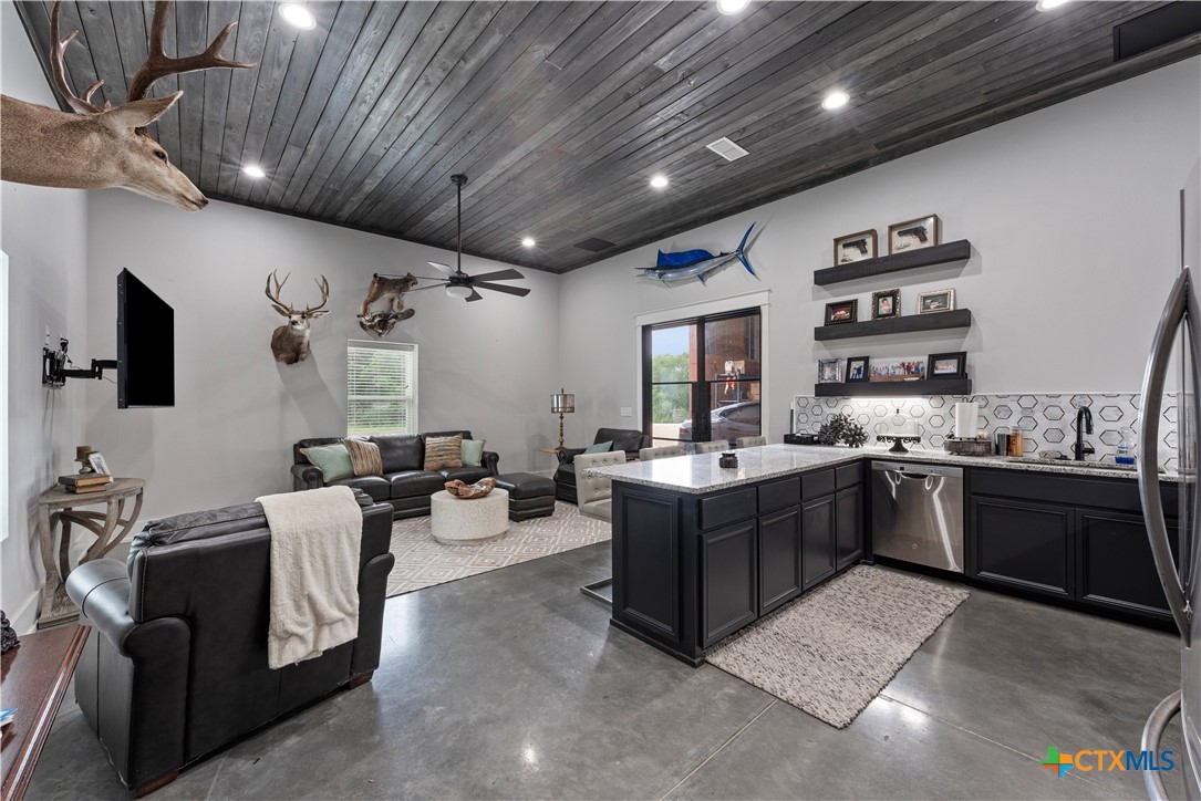 19102 Post Oak Road Property Photo 33