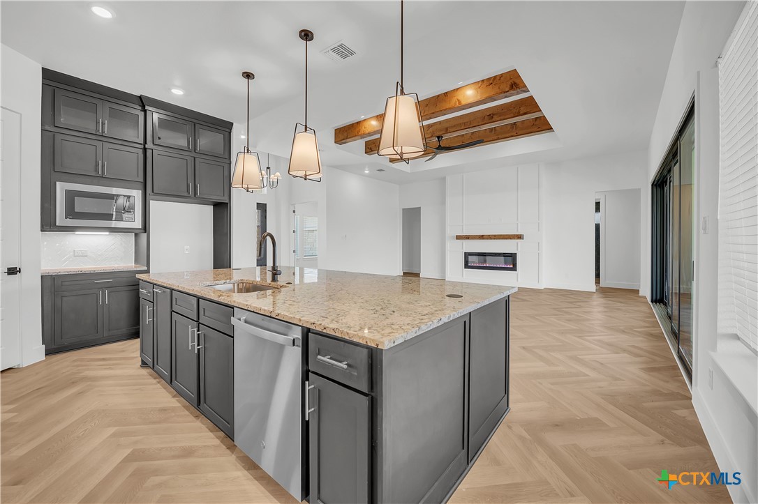 2022 Gray Fox Drive Property Photo 3
