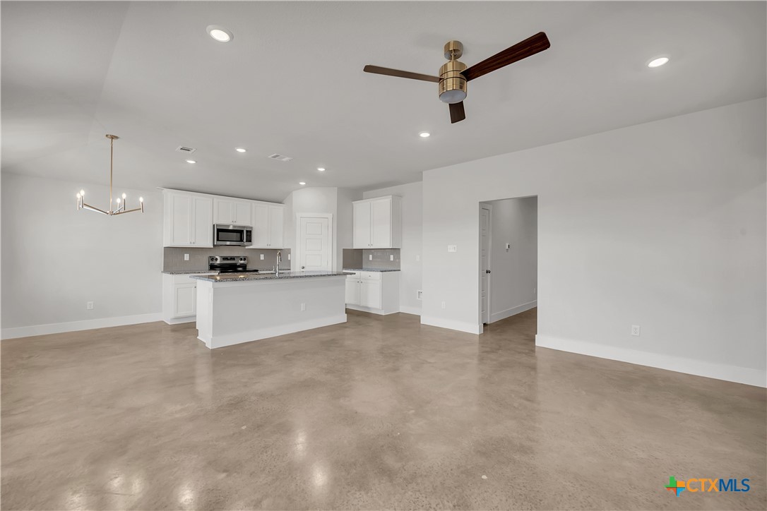 1146 Lexington Drive Property Photo 3