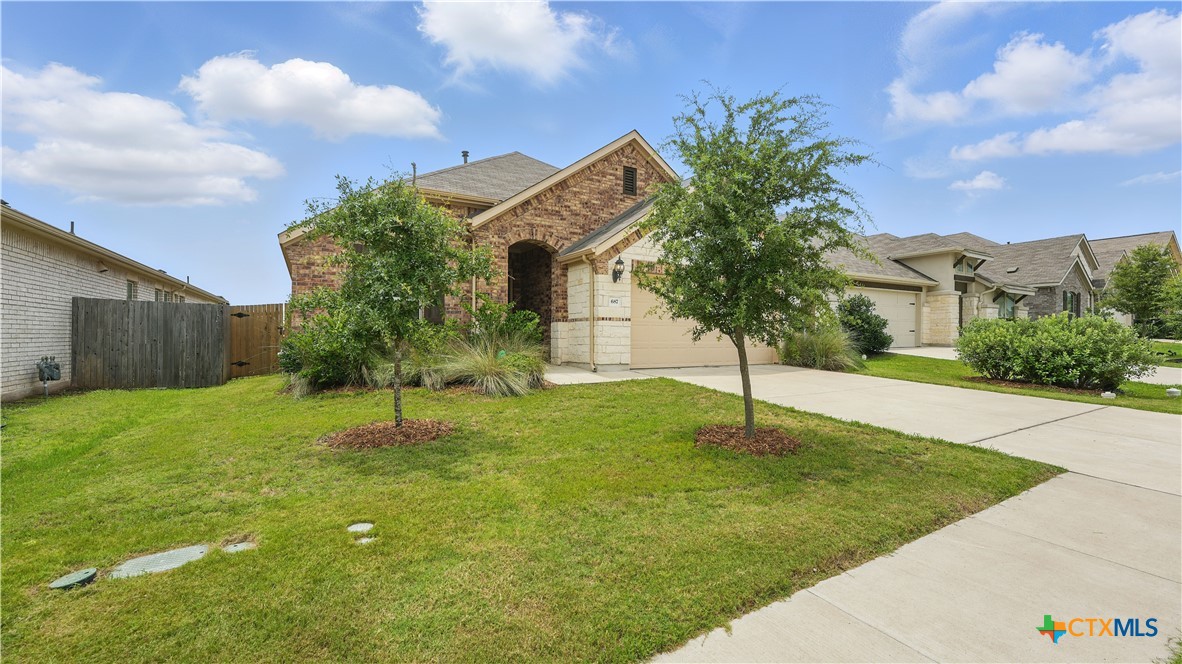 687 Oleander Loop Property Photo 1