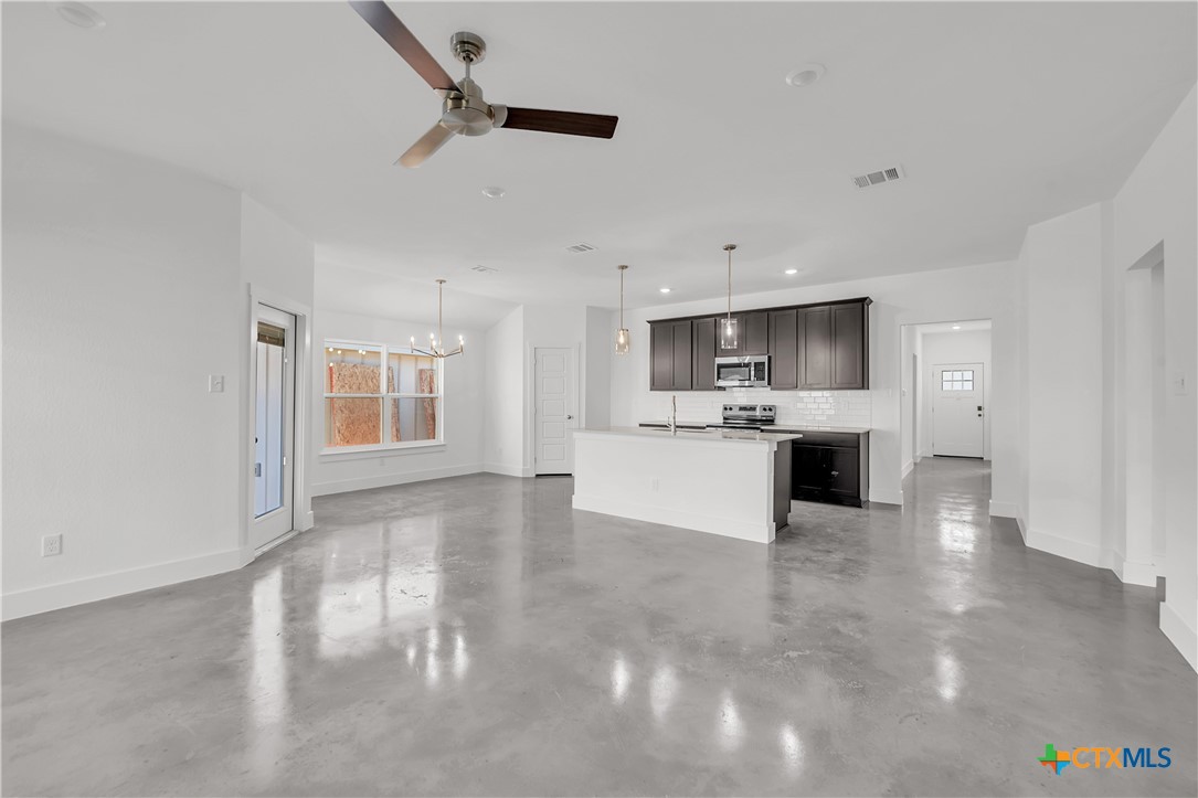 1166 Lexington Drive Property Photo 3