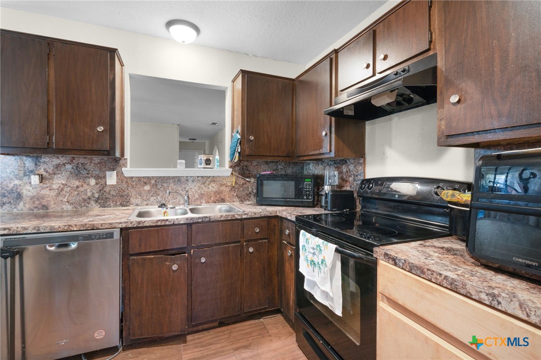 2110 Robert E Lee Drive Property Photo 8