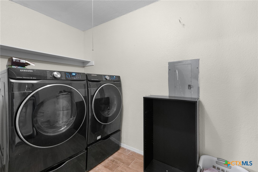 2110 Robert E Lee Drive Property Photo 17