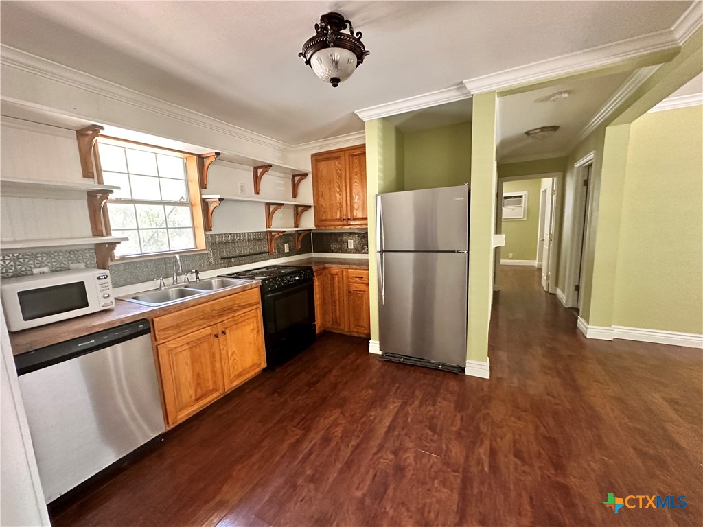 717 Barbara Drive Property Photo 3