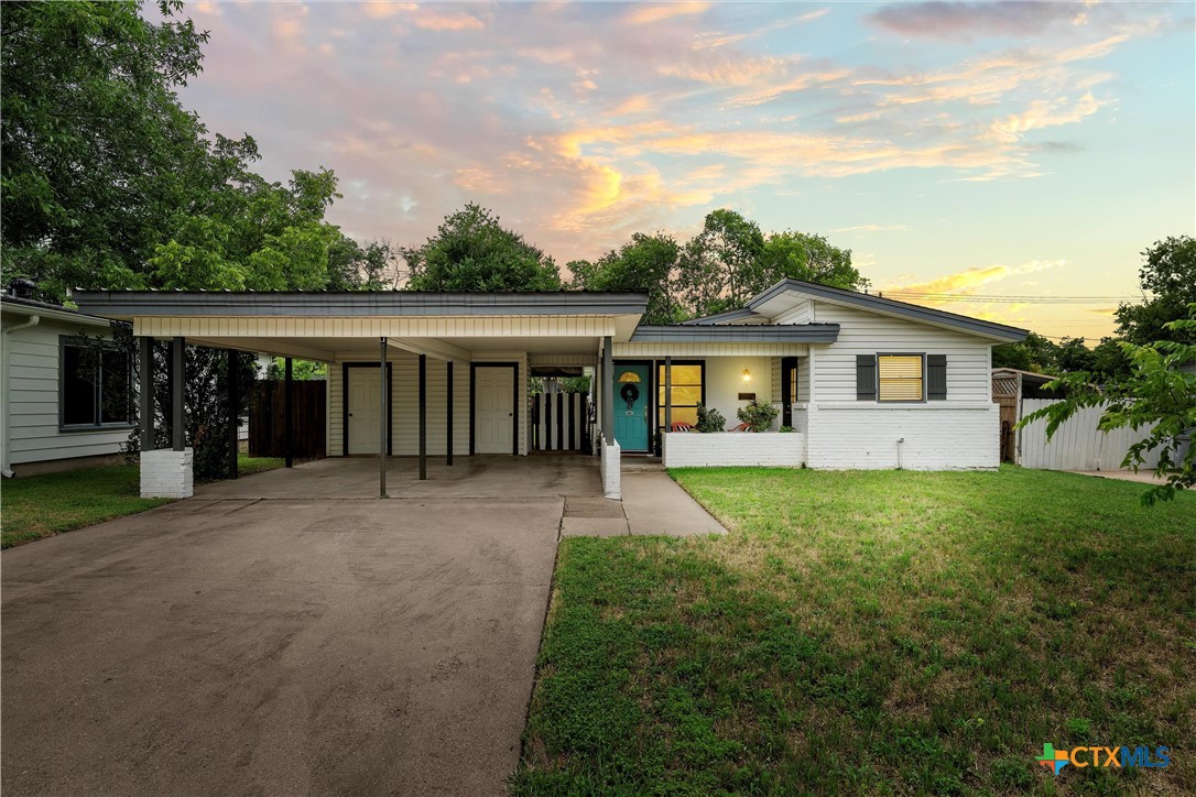 1905 S 51st Street Property Photo 1