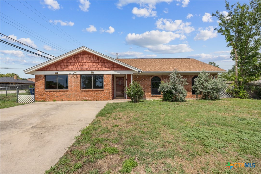101 E Hogan Drive Property Photo 1