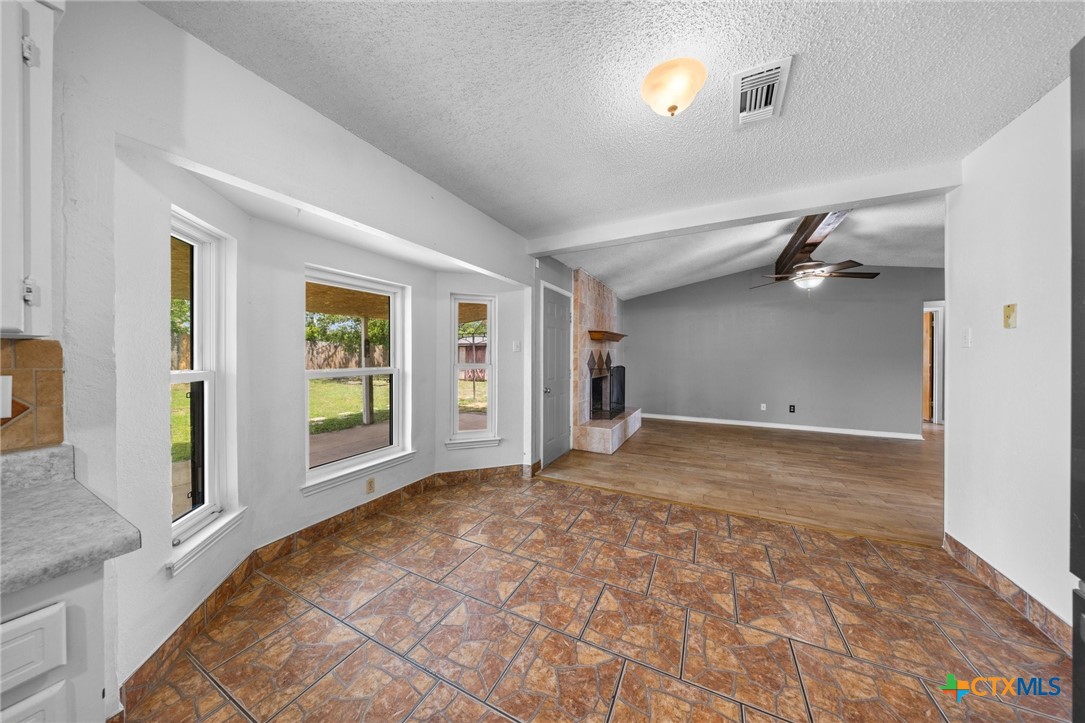 101 E Hogan Drive Property Photo 6