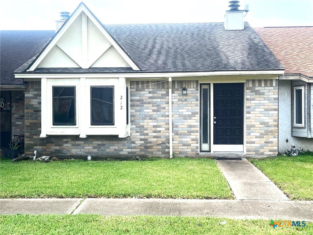 212 Versailles Street Property Photo 1