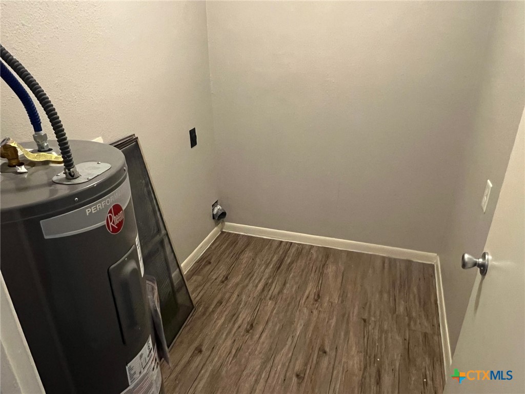 212 Versailles Street Property Photo 9